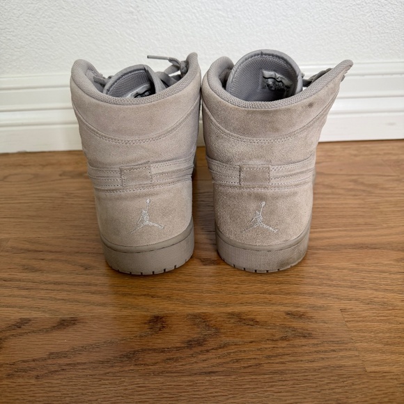 Jordan 1 Retro High Grey Suede 01/04/17-used, good condition main image 5